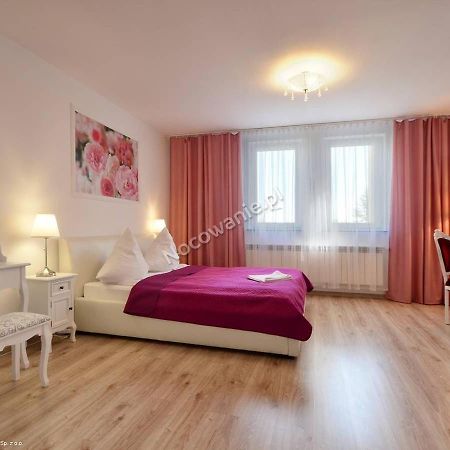 Hotelik Kameleon Pokoje Goscinne Jawor Exterior foto